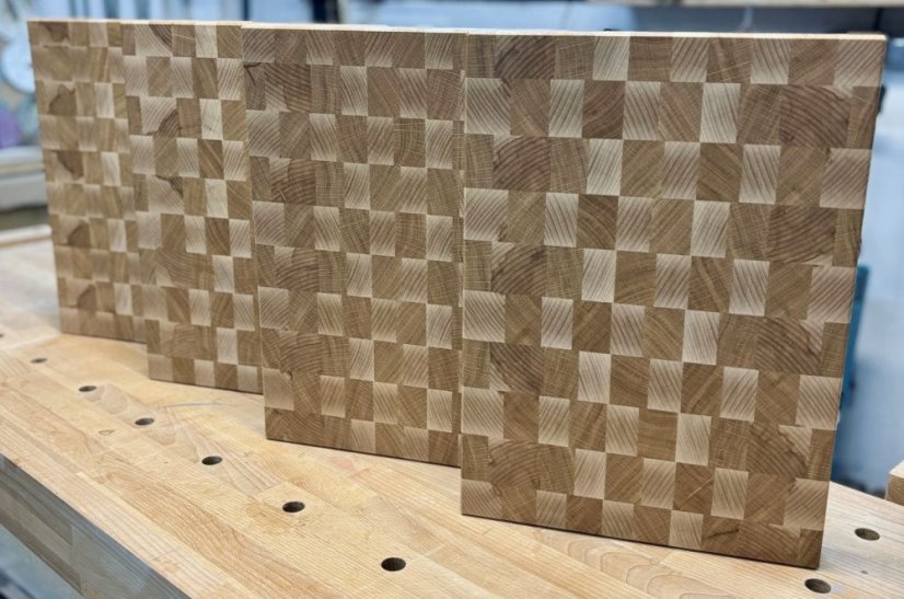 Kuchyňské prkénko z tvrdého masivního dřeva (dub/buk)